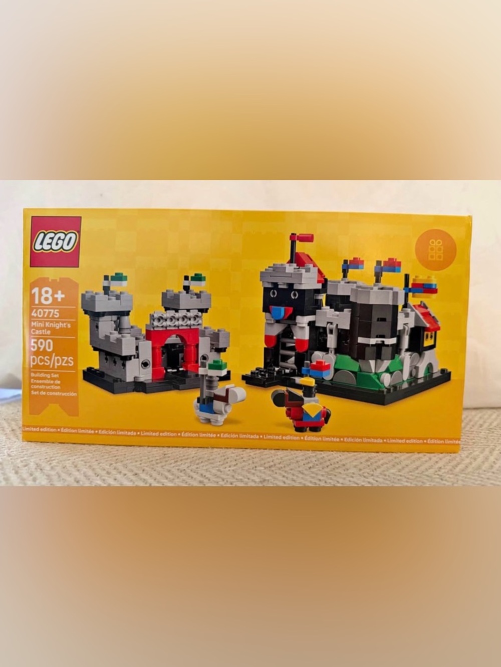 LEGO Mini Knight's Castle set #40775